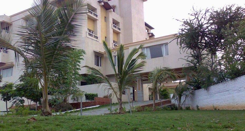 Hotel Grand Krishna, Vellore 1